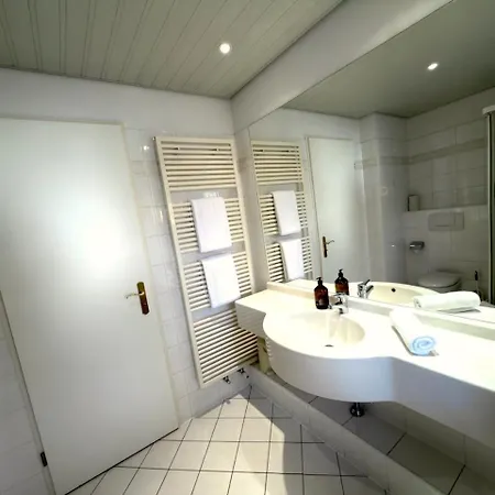 Nook Lakehouse *