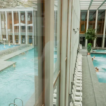 Nook Lakehouse 바트 자로