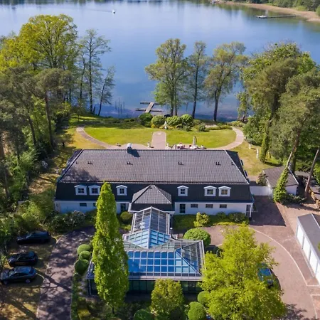 Nook Lakehouse Hotel